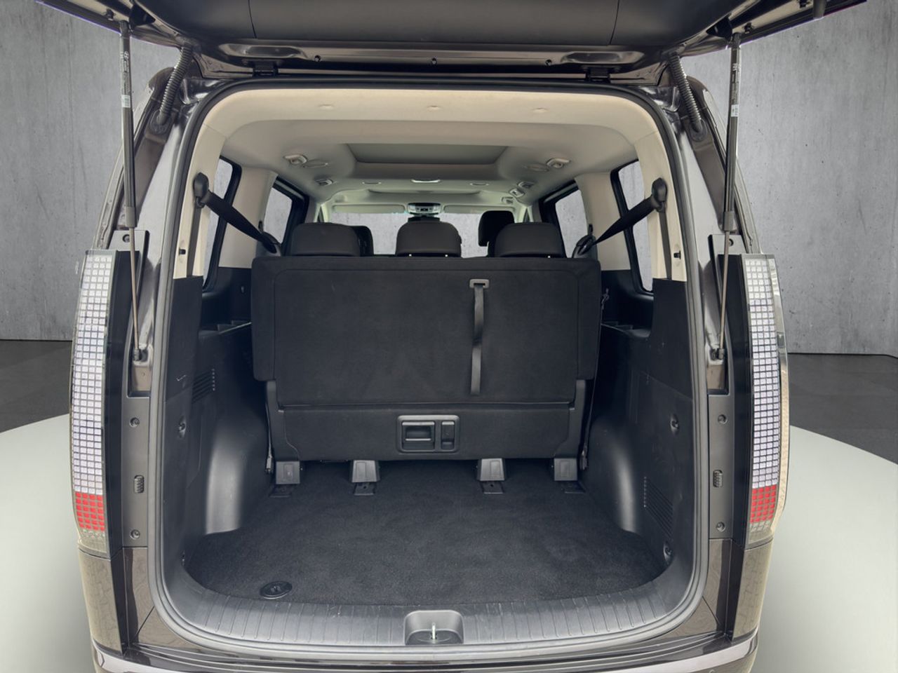 https://csb-strapi-files.fsn1.your-objectstorage.com/inventory-cars/images/8e035e57fed8d536b0bcfe17451362fe441012d3/5_1280_9659.jpg