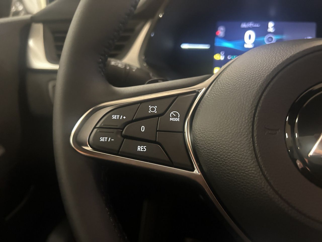 https://csb-strapi-files.fsn1.your-objectstorage.com/inventory-cars/images/8e4db8d417cd1487d4414fd6ac6747f51ceea6c8/12_1280_7144.jpg
