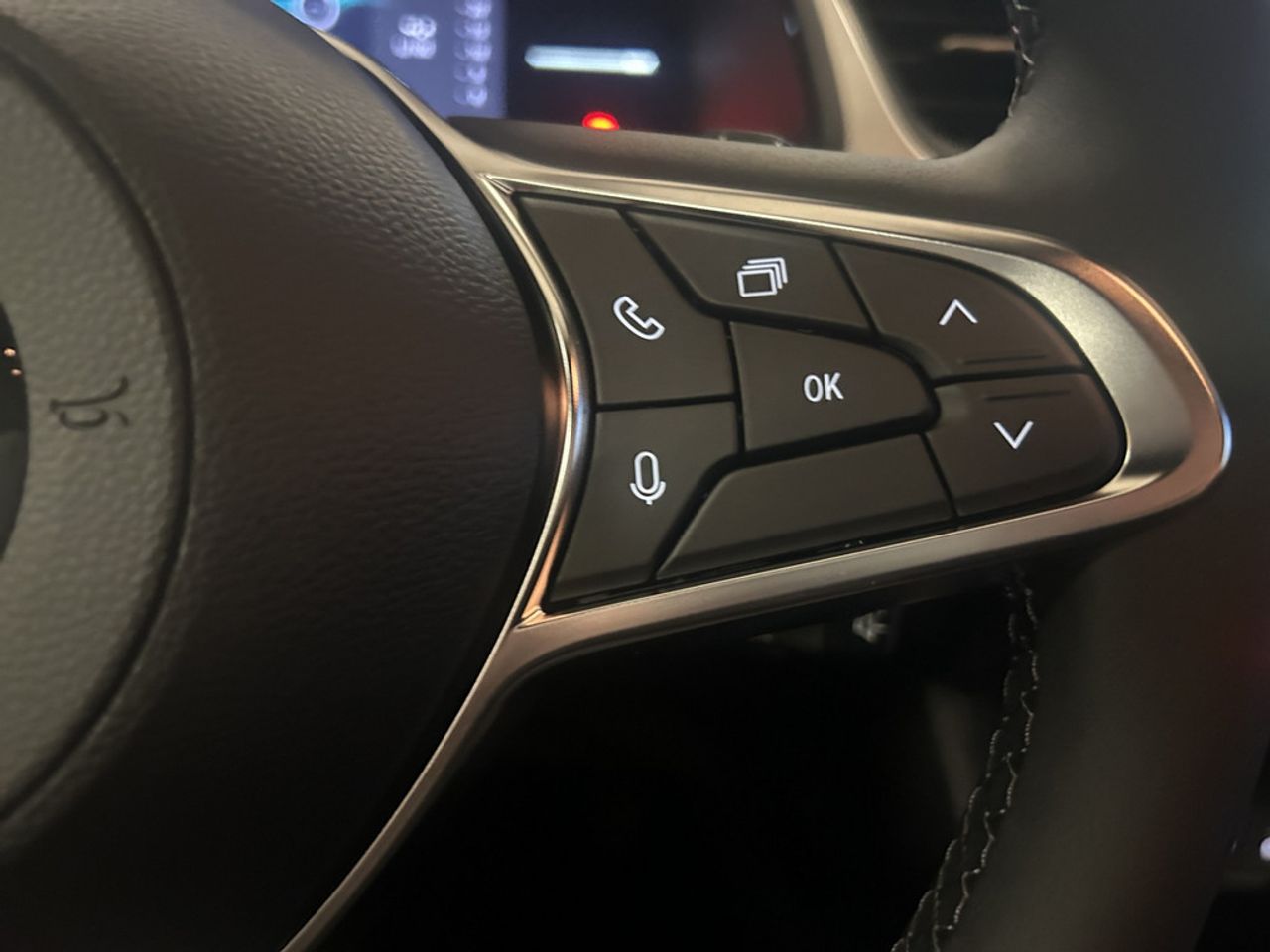 https://csb-strapi-files.fsn1.your-objectstorage.com/inventory-cars/images/8e4db8d417cd1487d4414fd6ac6747f51ceea6c8/13_1280_4004.jpg