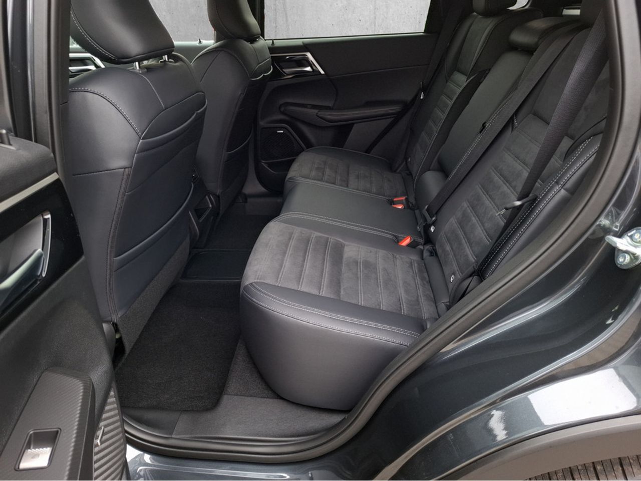 https://csb-strapi-files.fsn1.your-objectstorage.com/inventory-cars/images/8e5728123785643772aeeb8714567414a8a8263e/14_1280_6884.jpg