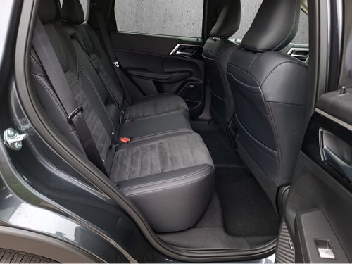 https://csb-strapi-files.fsn1.your-objectstorage.com/inventory-cars/images/8e5728123785643772aeeb8714567414a8a8263e/18_500_6685.jpg