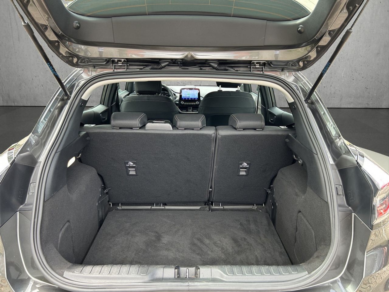 https://csb-strapi-files.fsn1.your-objectstorage.com/inventory-cars/images/8eba503a5423ed28ae966e764378ac7258d444da/17_1280_3111.jpg