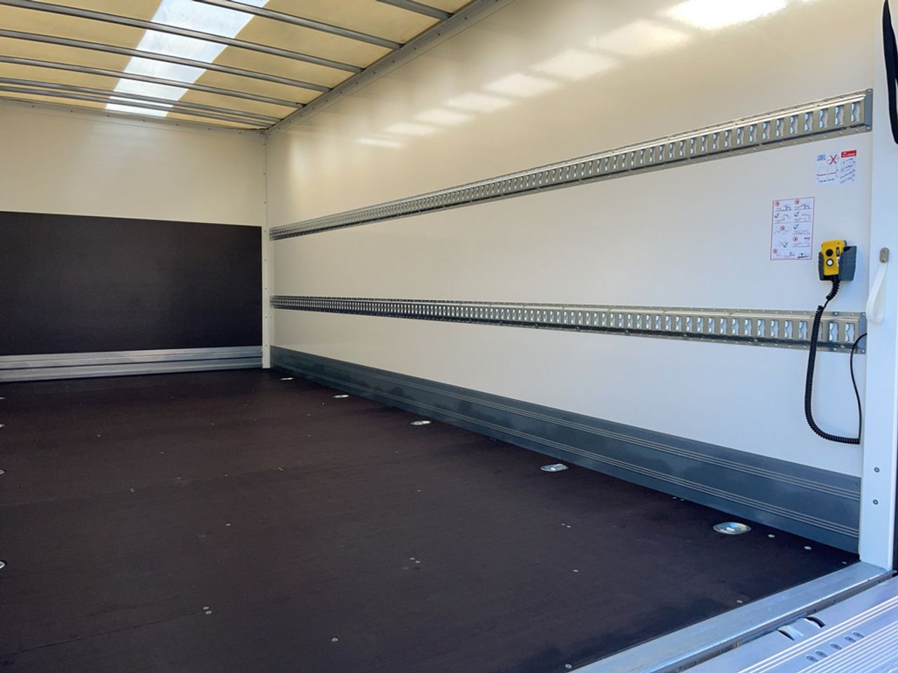 https://csb-strapi-files.fsn1.your-objectstorage.com/inventory-cars/images/8f217cdf31a7aa67947b63a4af4574efc22ea773/10_1280_1806.jpg