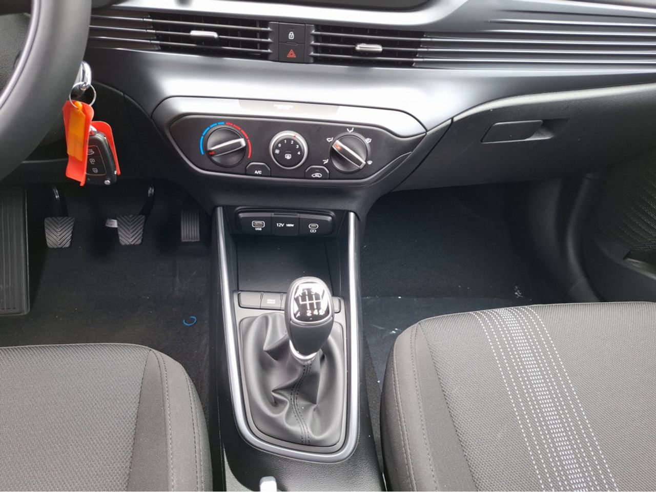 https://csb-strapi-files.fsn1.your-objectstorage.com/inventory-cars/images/8f3d956ffe80460cdc3ca712376741048e057122/17_1280_5302.jpg