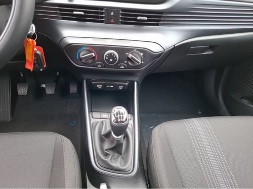 https://csb-strapi-files.fsn1.your-objectstorage.com/inventory-cars/images/8f3d956ffe80460cdc3ca712376741048e057122/17_500_5007.jpg