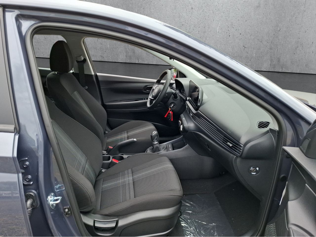 https://csb-strapi-files.fsn1.your-objectstorage.com/inventory-cars/images/8f3d956ffe80460cdc3ca712376741048e057122/20_1280_2181.jpg