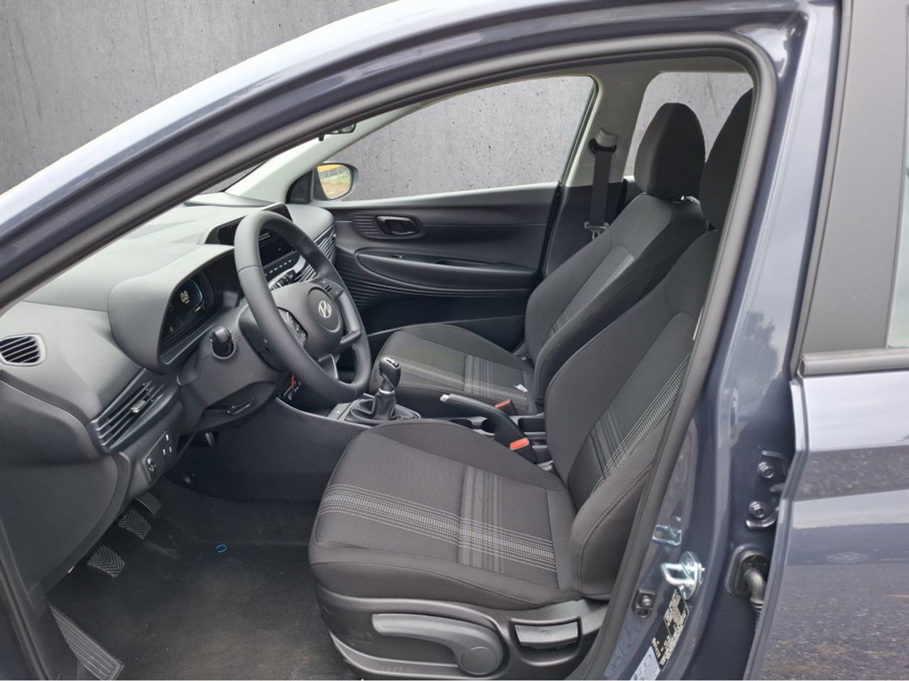 https://csb-strapi-files.fsn1.your-objectstorage.com/inventory-cars/images/8f3d956ffe80460cdc3ca712376741048e057122/9_1280_3992.jpg