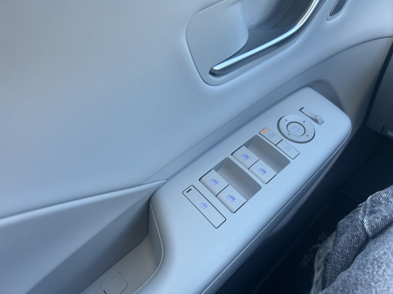 https://csb-strapi-files.fsn1.your-objectstorage.com/inventory-cars/images/912aca63559b5cc229440a563c801577b11d3505/13_1280_8776.jpg