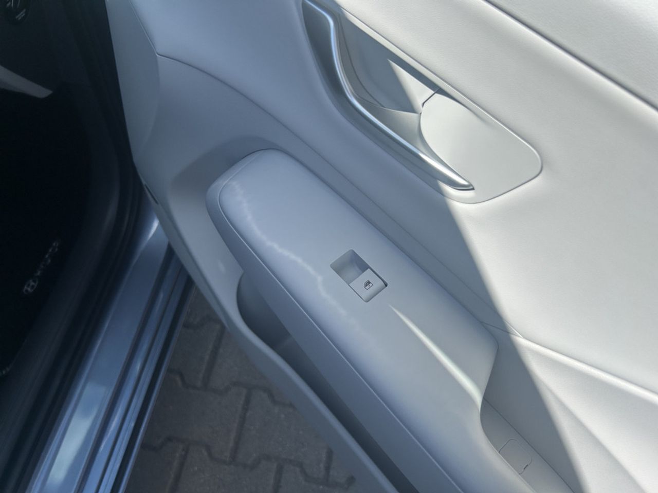 https://csb-strapi-files.fsn1.your-objectstorage.com/inventory-cars/images/912aca63559b5cc229440a563c801577b11d3505/21_1280_7135.jpg