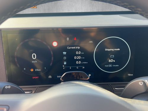 https://csb-strapi-files.fsn1.your-objectstorage.com/inventory-cars/images/9163a229ab2af8951c6c840449acfd0ea2aa34dd/11_500_1068.jpg