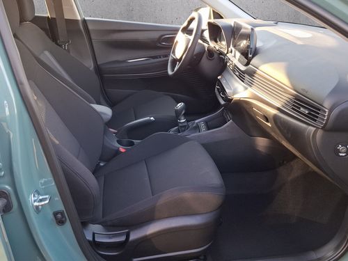 https://csb-strapi-files.fsn1.your-objectstorage.com/inventory-cars/images/917c77cb5f8e27e84d9bcfd8e2dd105afde7ef84/18_500_5910.jpg