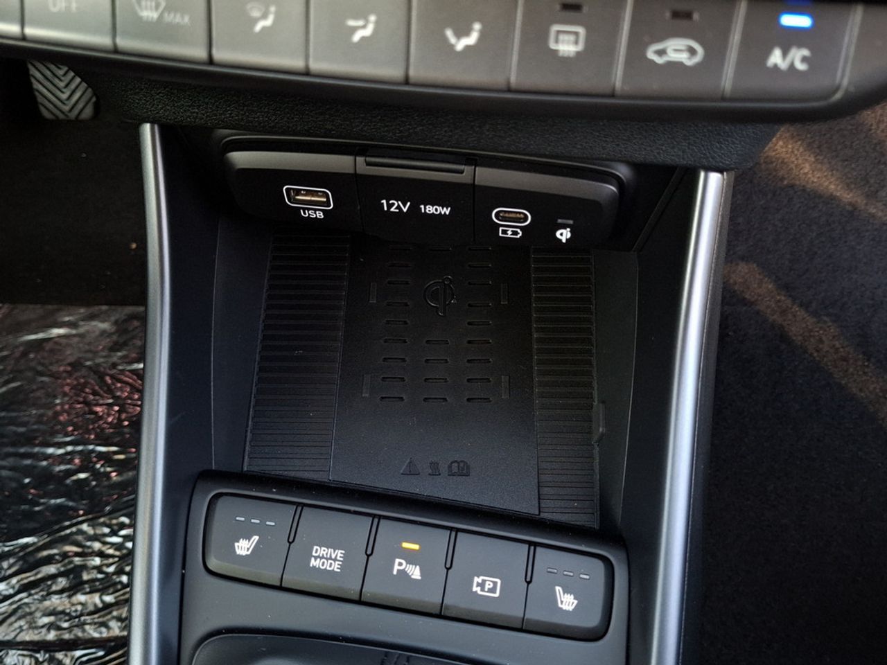 https://csb-strapi-files.fsn1.your-objectstorage.com/inventory-cars/images/917c77cb5f8e27e84d9bcfd8e2dd105afde7ef84/19_1280_7347.jpg