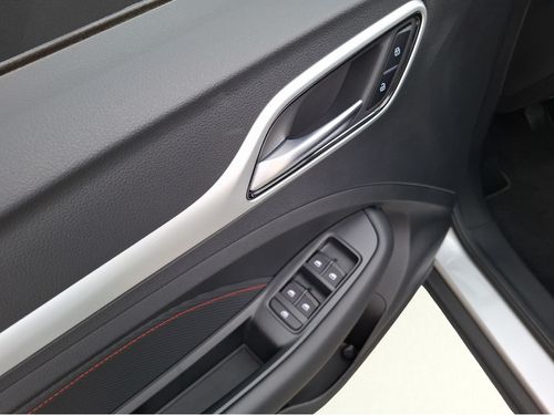 https://csb-strapi-files.fsn1.your-objectstorage.com/inventory-cars/images/91eb8d09450f715f8f56ce9d9cee8cd5372e6100/13_500_7417.jpg