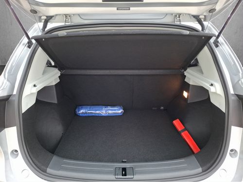 https://csb-strapi-files.fsn1.your-objectstorage.com/inventory-cars/images/91eb8d09450f715f8f56ce9d9cee8cd5372e6100/17_500_4257.jpg