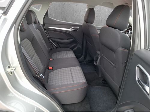 https://csb-strapi-files.fsn1.your-objectstorage.com/inventory-cars/images/91eb8d09450f715f8f56ce9d9cee8cd5372e6100/18_500_6408.jpg