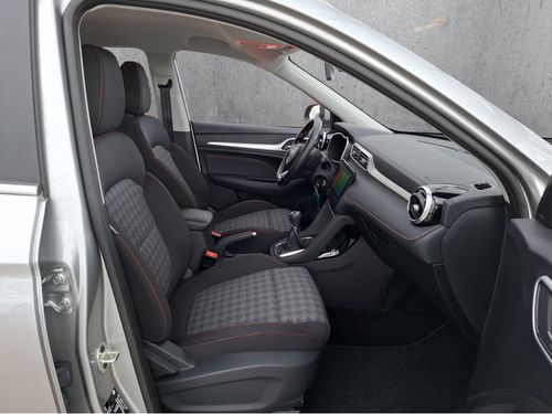 https://csb-strapi-files.fsn1.your-objectstorage.com/inventory-cars/images/91eb8d09450f715f8f56ce9d9cee8cd5372e6100/19_500_9642.jpg