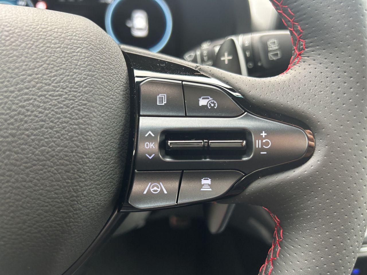https://csb-strapi-files.fsn1.your-objectstorage.com/inventory-cars/images/920a516c7f48e9ec7a41a9a1406677ac1aa51812/13_1280_5914.jpg