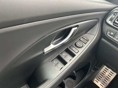 https://csb-strapi-files.fsn1.your-objectstorage.com/inventory-cars/images/920a516c7f48e9ec7a41a9a1406677ac1aa51812/19_500_7712.jpg