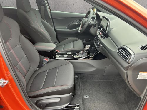 https://csb-strapi-files.fsn1.your-objectstorage.com/inventory-cars/images/920a516c7f48e9ec7a41a9a1406677ac1aa51812/21_500_7762.jpg