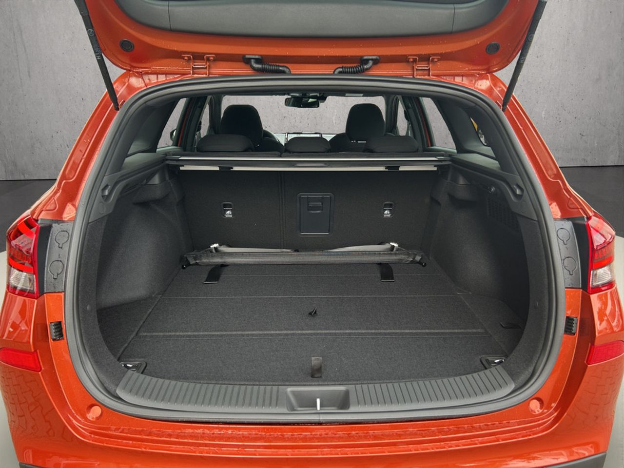 https://csb-strapi-files.fsn1.your-objectstorage.com/inventory-cars/images/920a516c7f48e9ec7a41a9a1406677ac1aa51812/23_1280_2954.jpg
