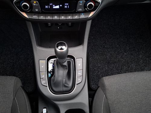 https://csb-strapi-files.fsn1.your-objectstorage.com/inventory-cars/images/92c2411b80b08e2cdccd696a801633328da23bab/17_500_5592.jpg