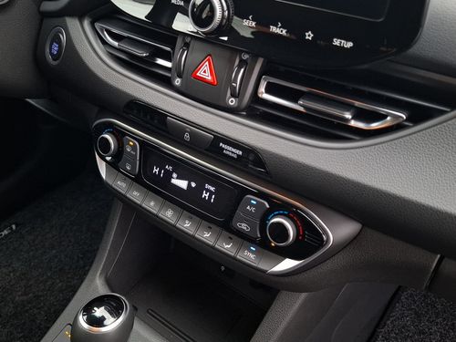 https://csb-strapi-files.fsn1.your-objectstorage.com/inventory-cars/images/92c2411b80b08e2cdccd696a801633328da23bab/22_500_7483.jpg