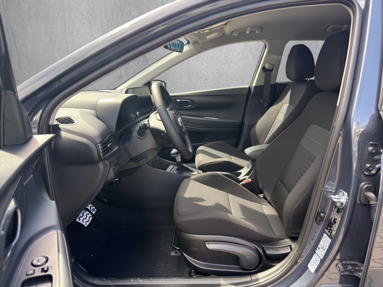 https://csb-strapi-files.fsn1.your-objectstorage.com/inventory-cars/images/9421c6283cc15eb890be44d89c4d46c13a7cb3e6/10_1280_6119.jpg