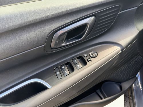 https://csb-strapi-files.fsn1.your-objectstorage.com/inventory-cars/images/9421c6283cc15eb890be44d89c4d46c13a7cb3e6/11_500_5463.jpg