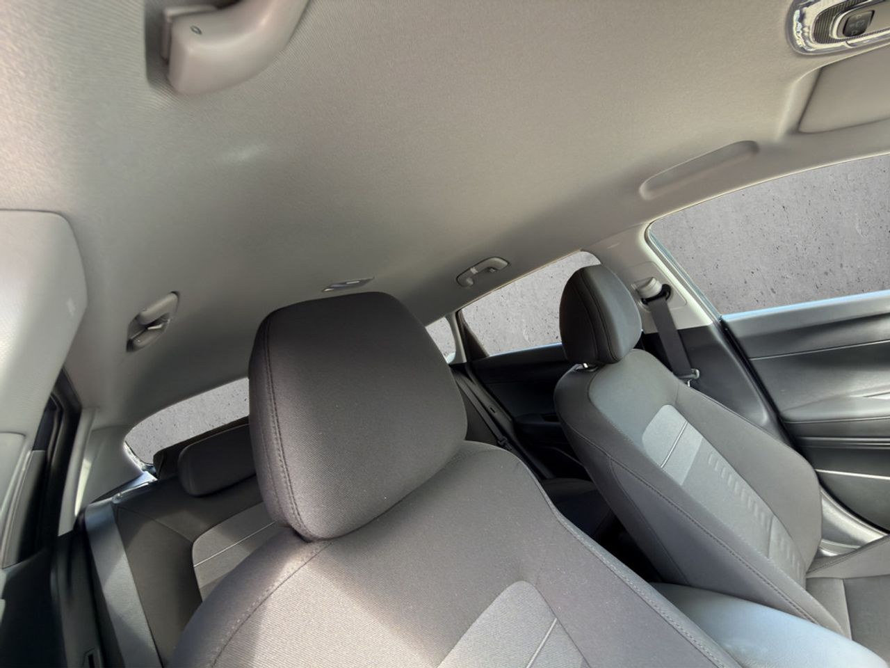 https://csb-strapi-files.fsn1.your-objectstorage.com/inventory-cars/images/9421c6283cc15eb890be44d89c4d46c13a7cb3e6/19_1280_8848.jpg