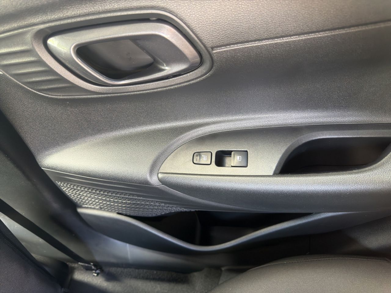 https://csb-strapi-files.fsn1.your-objectstorage.com/inventory-cars/images/9421c6283cc15eb890be44d89c4d46c13a7cb3e6/20_1280_2341.jpg