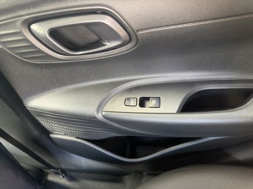 https://csb-strapi-files.fsn1.your-objectstorage.com/inventory-cars/images/9421c6283cc15eb890be44d89c4d46c13a7cb3e6/20_500_3977.jpg