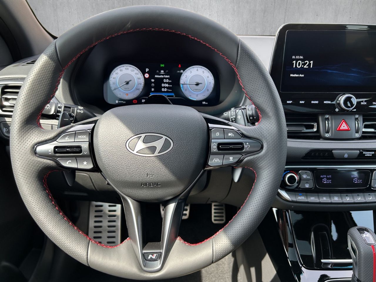 https://csb-strapi-files.fsn1.your-objectstorage.com/inventory-cars/images/94f8985f00a789cd656a32c9b1dc113fb4881153/10_1280_3302.jpg