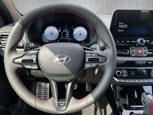 https://csb-strapi-files.fsn1.your-objectstorage.com/inventory-cars/images/94f8985f00a789cd656a32c9b1dc113fb4881153/10_500_9163.jpg