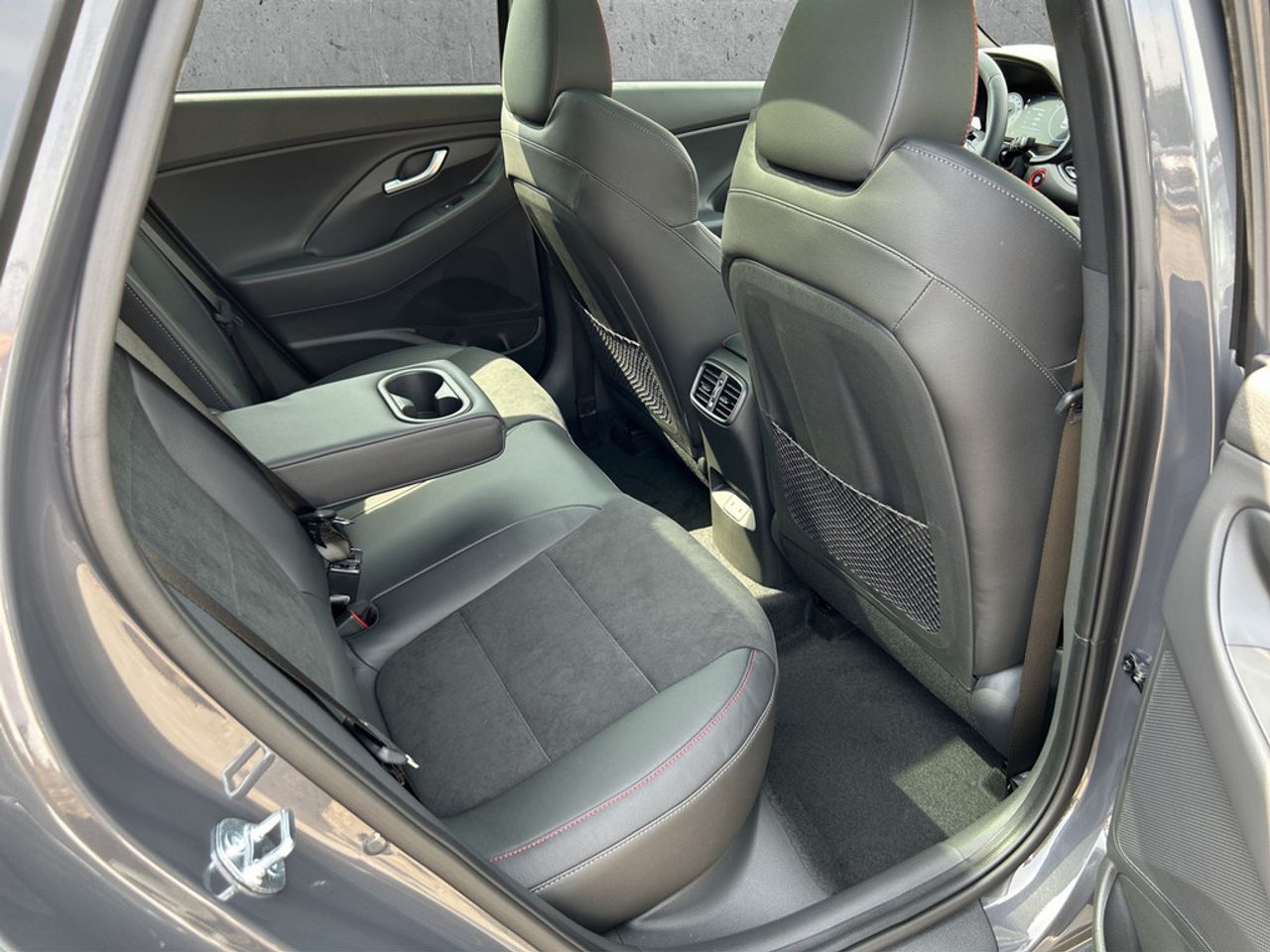 https://csb-strapi-files.fsn1.your-objectstorage.com/inventory-cars/images/94f8985f00a789cd656a32c9b1dc113fb4881153/18_1280_5798.jpg