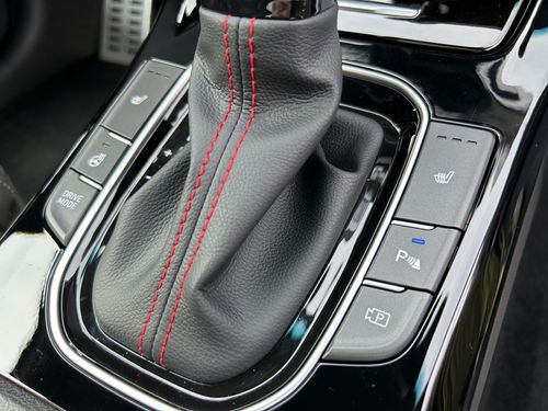 https://csb-strapi-files.fsn1.your-objectstorage.com/inventory-cars/images/94f8985f00a789cd656a32c9b1dc113fb4881153/20_500_6576.jpg