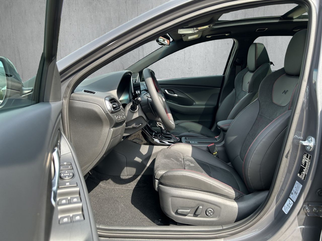 https://csb-strapi-files.fsn1.your-objectstorage.com/inventory-cars/images/94f8985f00a789cd656a32c9b1dc113fb4881153/9_1280_5606.jpg