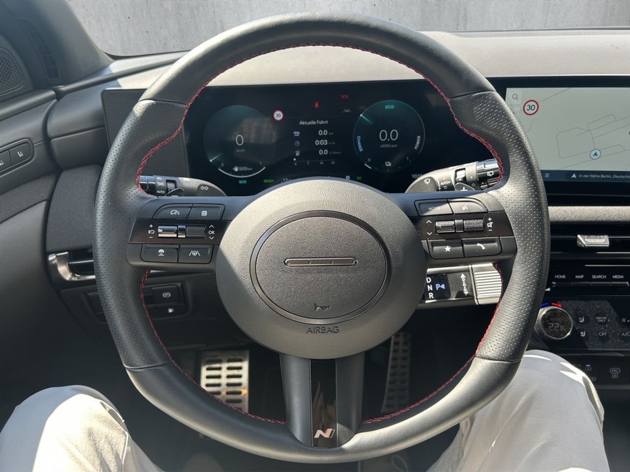 https://csb-strapi-files.fsn1.your-objectstorage.com/inventory-cars/images/957351d3ed3c71cd947b8c005e2520aa6e7f92fb/10_1280_2219.jpg