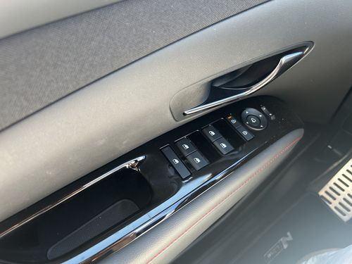 https://csb-strapi-files.fsn1.your-objectstorage.com/inventory-cars/images/957351d3ed3c71cd947b8c005e2520aa6e7f92fb/13_500_9042.jpg