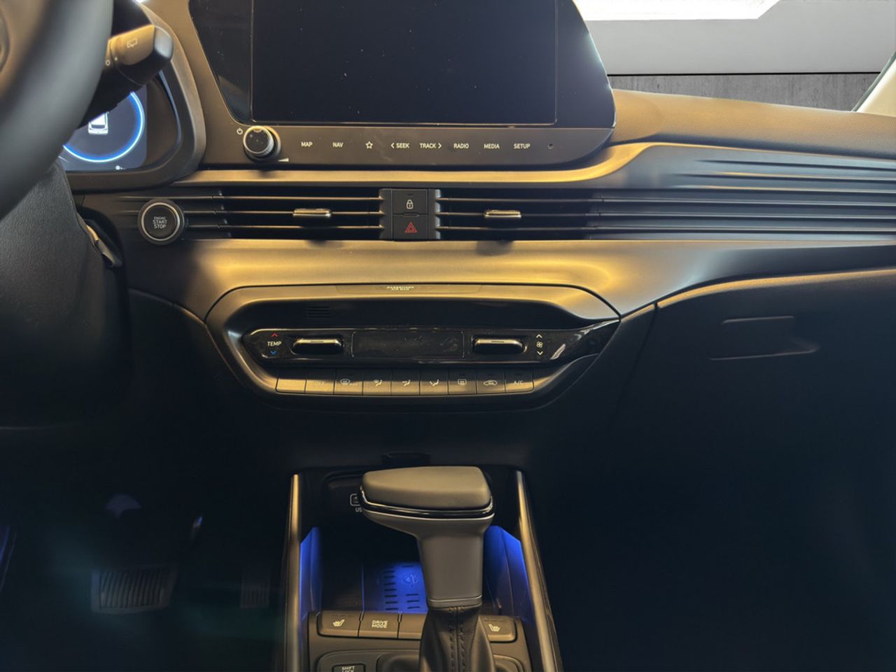 https://csb-strapi-files.fsn1.your-objectstorage.com/inventory-cars/images/9576c62596291c4b938be4b111fc0916091df0ff/17_1280_2701.jpg