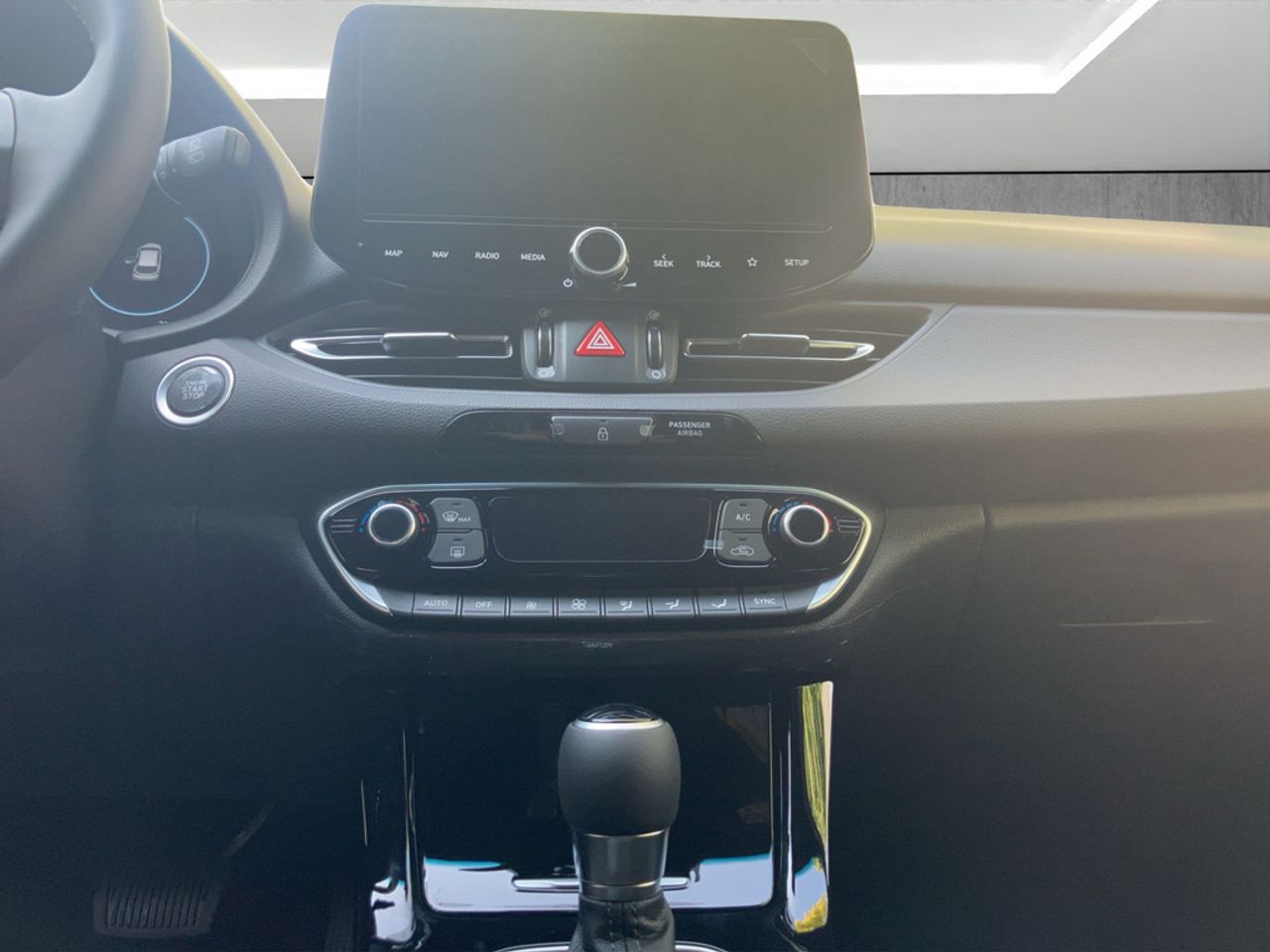 https://csb-strapi-files.fsn1.your-objectstorage.com/inventory-cars/images/95883e53d8d073cbb896ab019a82de7495d0605b/17_1280_3971.jpg