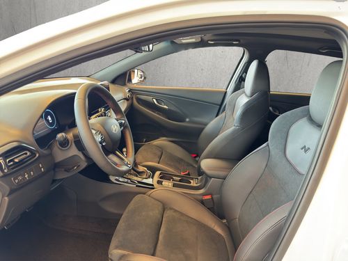 https://csb-strapi-files.fsn1.your-objectstorage.com/inventory-cars/images/9923b167181ca3be43d3f42cbc60691c2d3fd7e1/10_500_9360.jpg