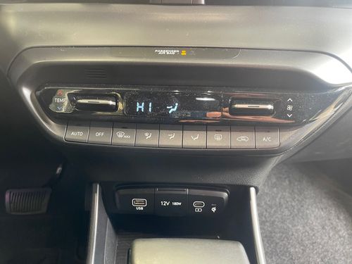 https://csb-strapi-files.fsn1.your-objectstorage.com/inventory-cars/images/99e2c1a4aa46ff74e7f18b319bbaa2b54e116145/16_500_6911.jpg