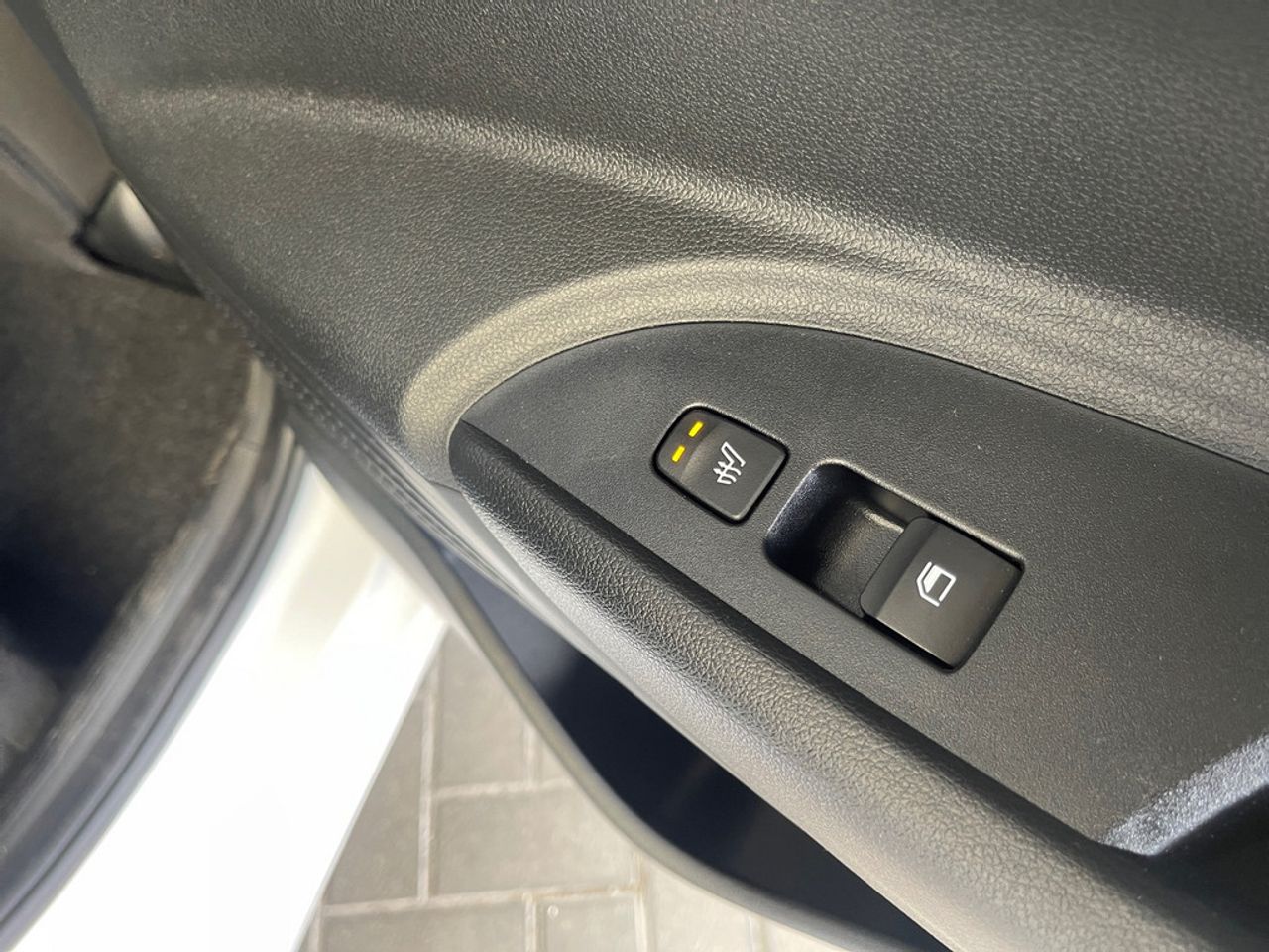 https://csb-strapi-files.fsn1.your-objectstorage.com/inventory-cars/images/99e2c1a4aa46ff74e7f18b319bbaa2b54e116145/17_1280_1790.jpg