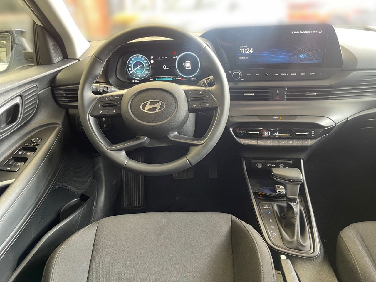 https://csb-strapi-files.fsn1.your-objectstorage.com/inventory-cars/images/99e2c1a4aa46ff74e7f18b319bbaa2b54e116145/9_1280_3539.jpg