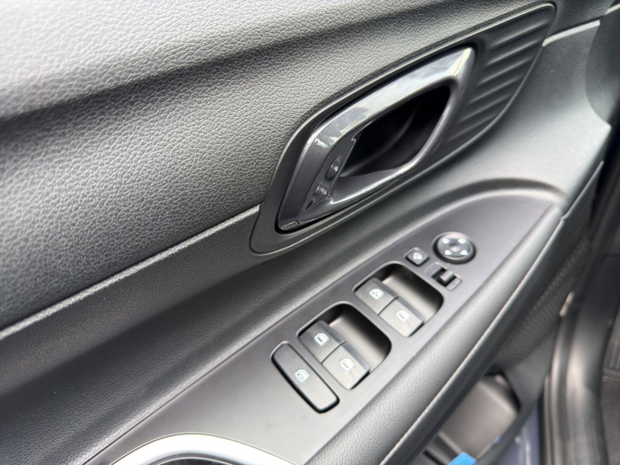 https://csb-strapi-files.fsn1.your-objectstorage.com/inventory-cars/images/99f8b3258a5b7da1f6b985f95777d6499b1954a2/12_1280_8367.jpg