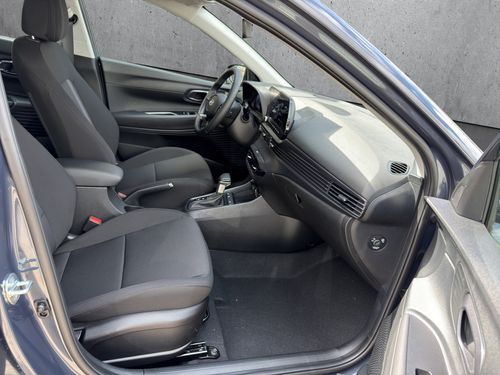 https://csb-strapi-files.fsn1.your-objectstorage.com/inventory-cars/images/99f8b3258a5b7da1f6b985f95777d6499b1954a2/19_500_8722.jpg