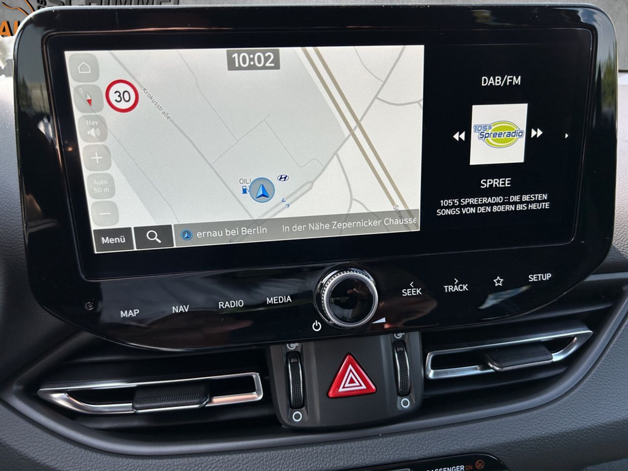 https://csb-strapi-files.fsn1.your-objectstorage.com/inventory-cars/images/9b5c225e00f48fbfc4e792b616866ffecb6313bc/12_1280_3110.jpg