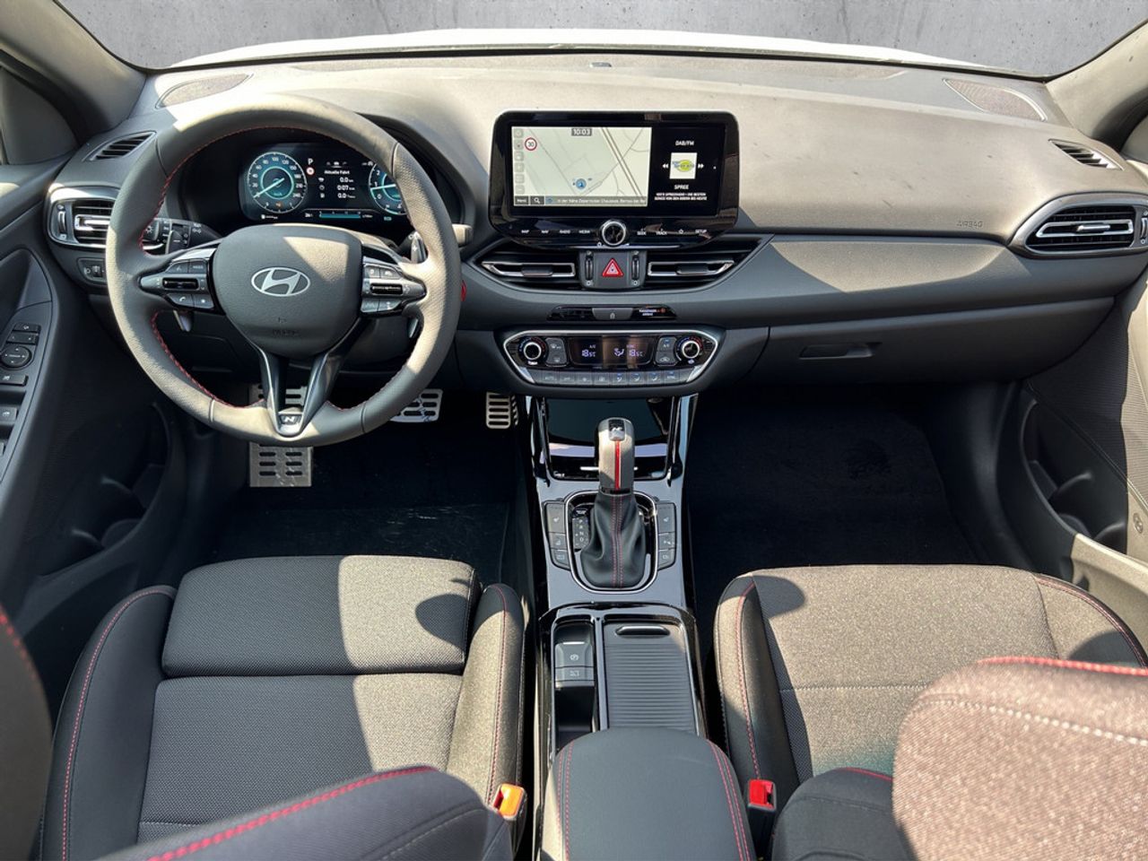 https://csb-strapi-files.fsn1.your-objectstorage.com/inventory-cars/images/9b5c225e00f48fbfc4e792b616866ffecb6313bc/16_1280_2869.jpg