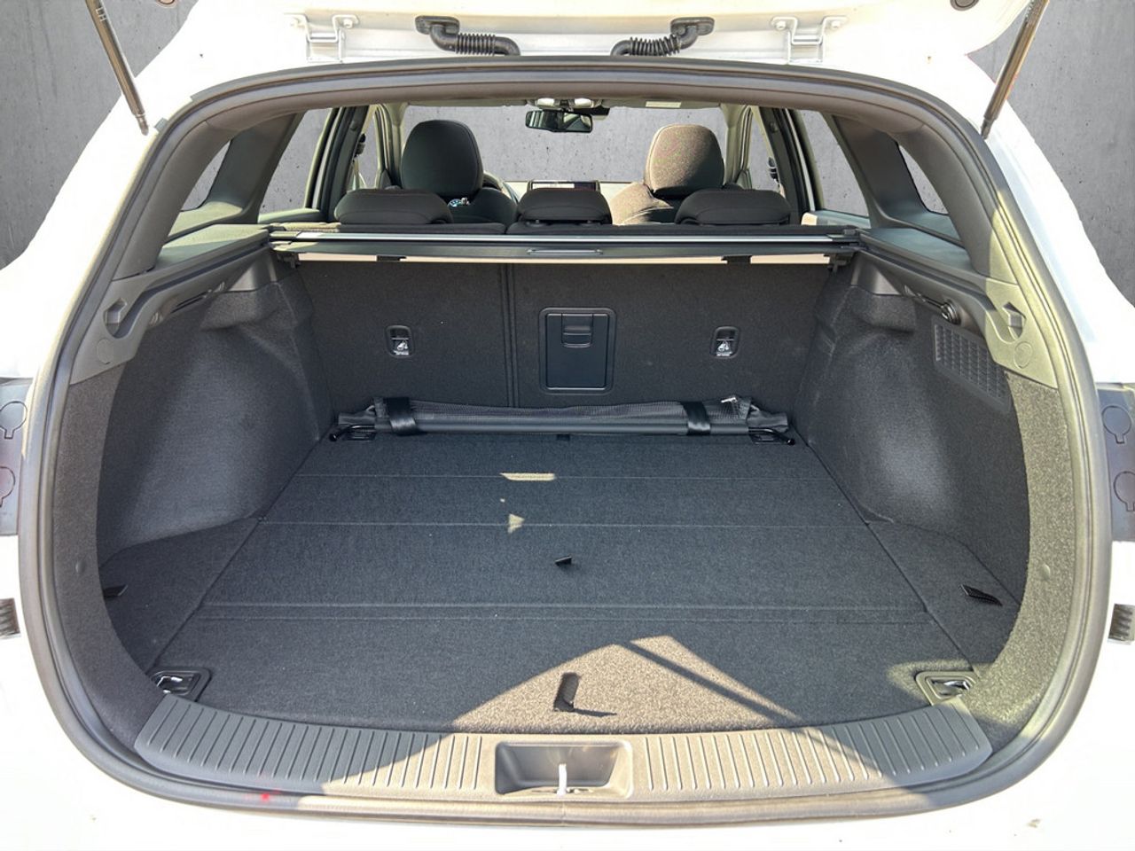 https://csb-strapi-files.fsn1.your-objectstorage.com/inventory-cars/images/9b5c225e00f48fbfc4e792b616866ffecb6313bc/18_1280_4899.jpg