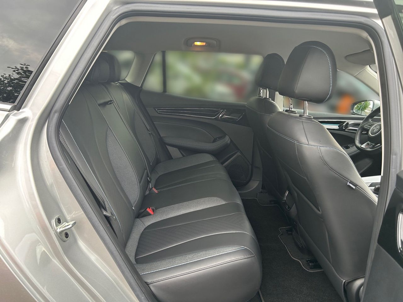 https://csb-strapi-files.fsn1.your-objectstorage.com/inventory-cars/images/9b6346560beeea6a07c363d062d6e1ccfee39fbe/11_1280_4349.jpg
